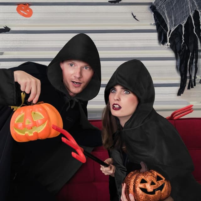 Detalle de AOOWU Jedi Black Cape – deep-hooded black cloak for adult cosplay, vampire & party costumes