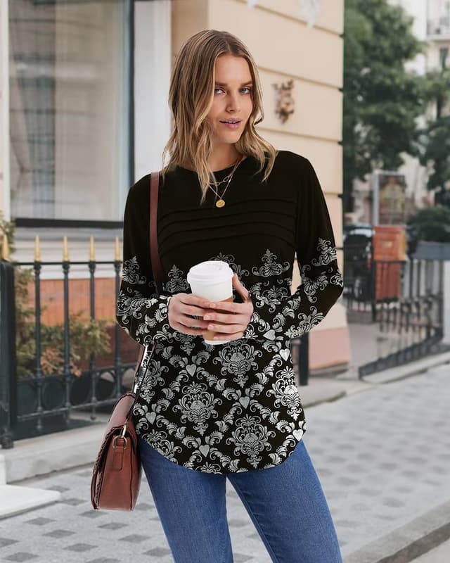 Detalle de XIEERDUO Women’s Pleated Front Crewneck Sweatshirt Top (Long Sleeve)