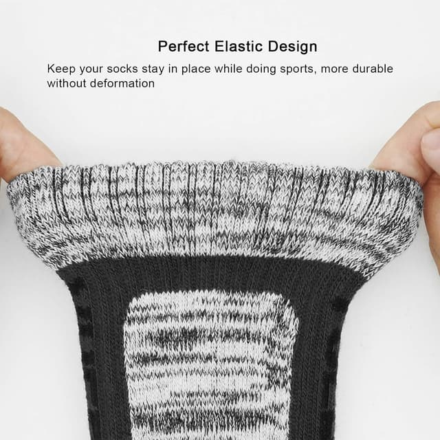 Detalle de YUEDGE Men’s 5 Pairs Athletic Crew Socks – breathable, cushioned and multi-wicking