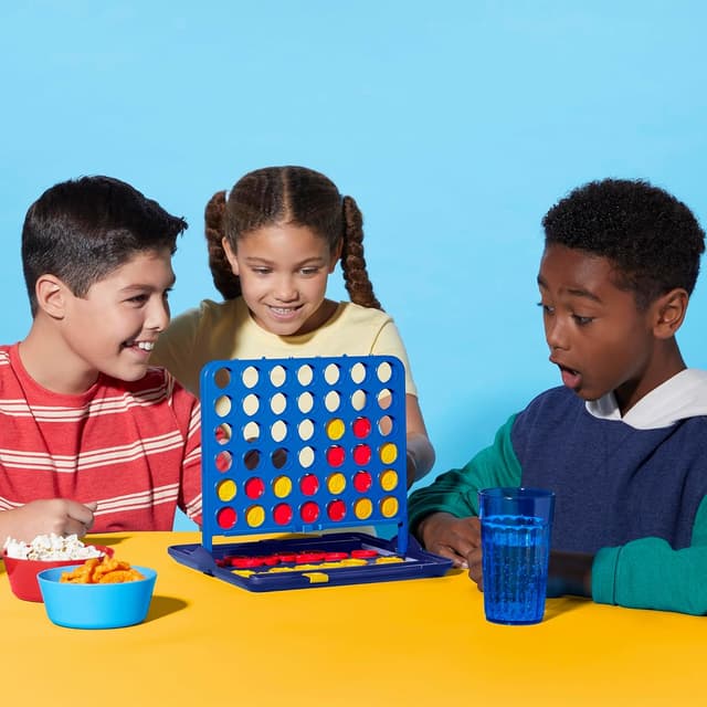 Detalle 2 de Hasbro Gaming 4 gewinnt – Offizielles Spiel (2025 Edition) mit Tragebox, Punktezähler