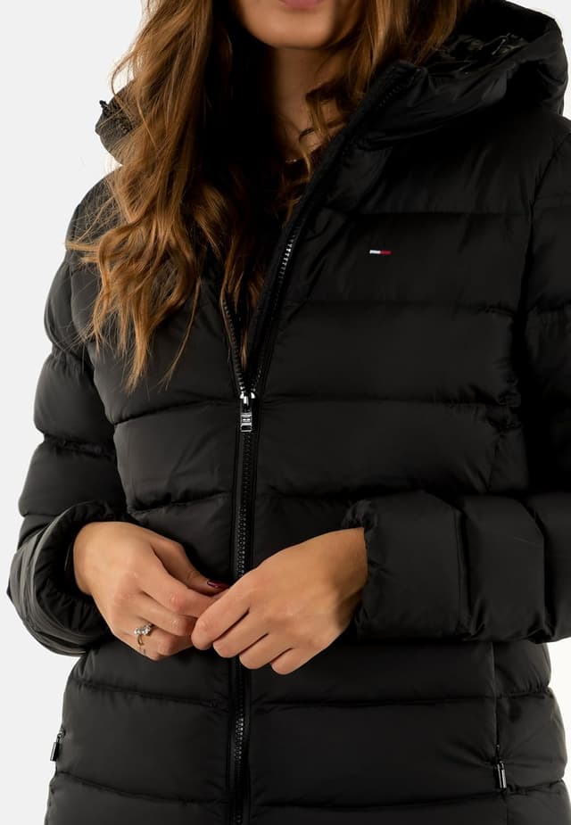 Detalle de Tommy Jeans Veste matelassée femme slim avec capuche – entre-saison