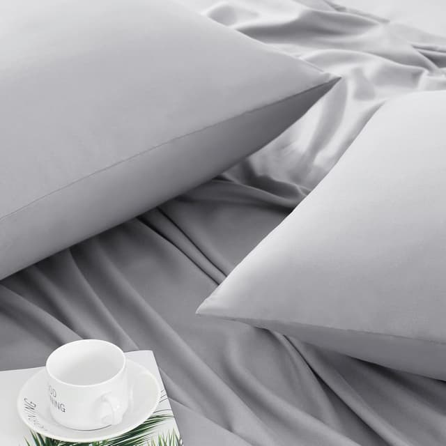 Detalle 2 de Tifschlaf Tifschlaf Pillow Cases 2 Pack (Light Grey) – Super-Soft Brushed Microfibre Standard Queen Pillow Covers, Envelope Closure, 50x75 cm