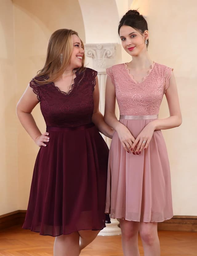 Thumbnail 2 de Robe de demoiselle d'honneur en dentelle courte