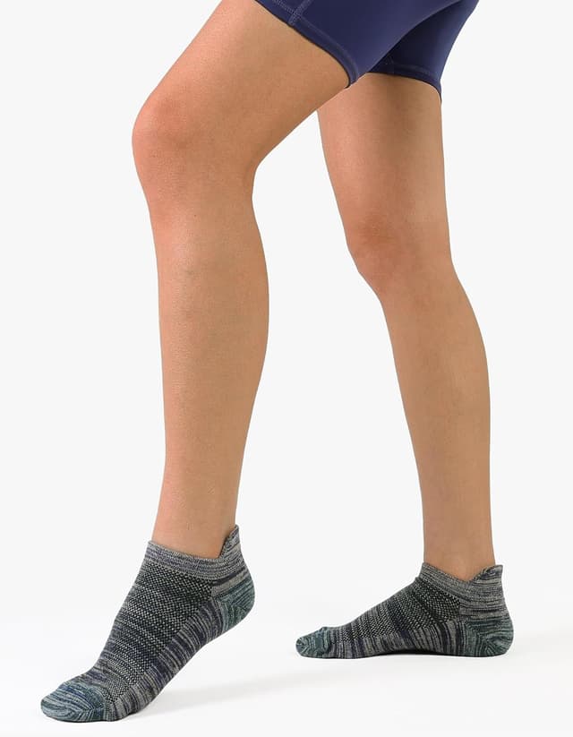 Detalle de CLOSEMATE Men’s Ankle Trainer Socks (5 Pairs) – Non-slip low cut sport socks