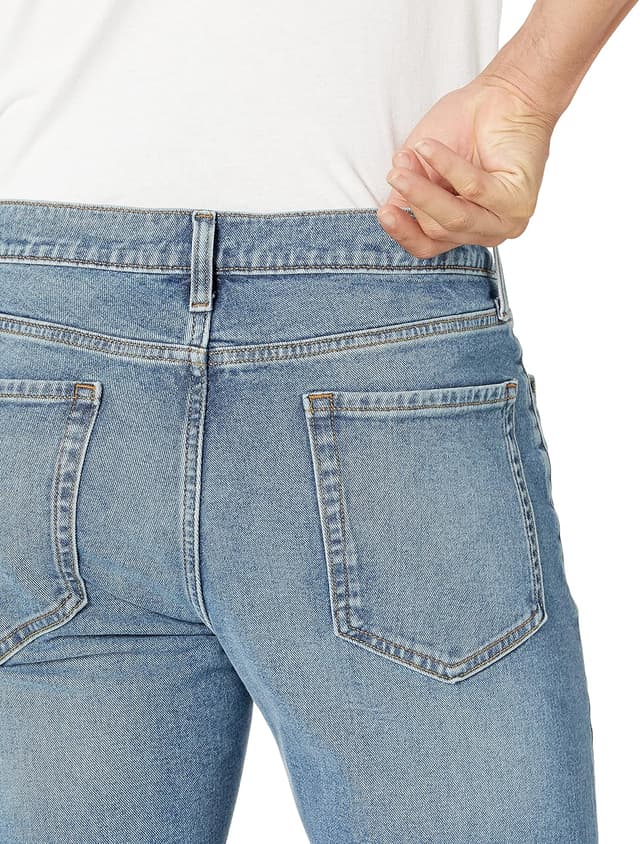 Detalle de Straight-Fit Bootcut Jean 7 3/4 in leg opening