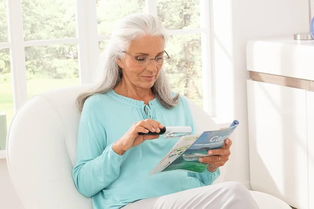 Detalle 2 de Eschenbach Optik MobiluxLED Handlupe 3,5x