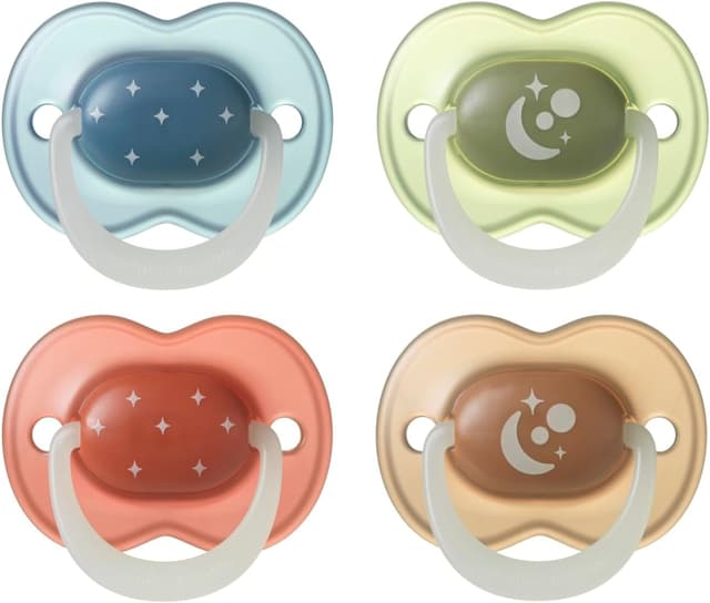 Detalle de Tommee Tippee NightGlow Dummy (6–18 Months) – 4 Pack Night-Time Glow Orthodontic Soothers