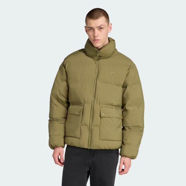 Detalle de Chaqueta abullonada de plumón sintético adidas Originals en verde