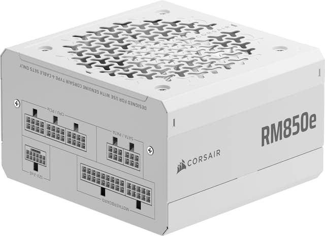 Detalle de CORSAIR RM850e (2025) alimentatore ATX 3.1/PCIe 5.1 completamente modulare 850 W, basso rumore, bianco