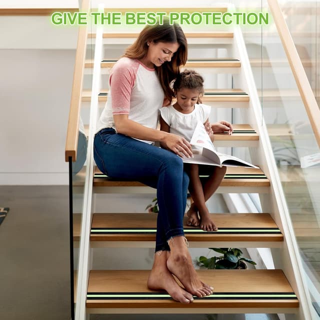 Detalle de AiQInu nastro antiscivolo fluorescente 5 m x 5 cm con luce nel buio