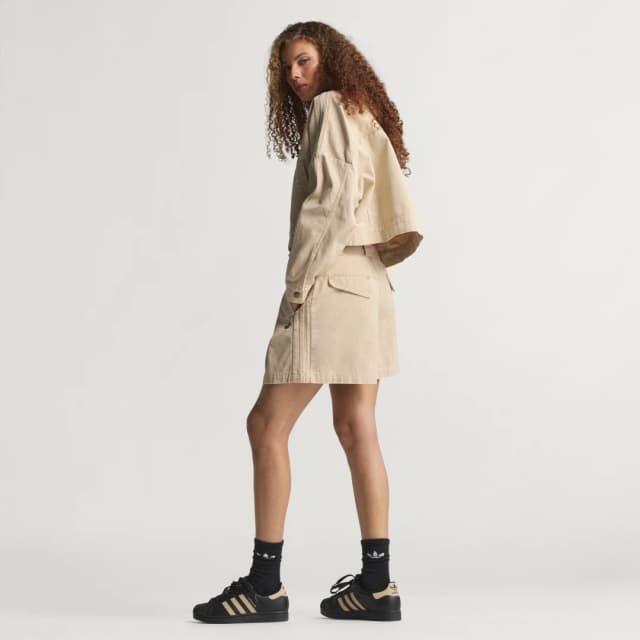 Detalle de Adidas CHAQUETA DEPORTIVA CANVAS beige