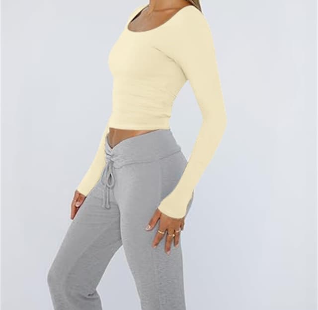 Detalle 2 de OYIGELZ women’s long sleeve square neck crop top in cotton-stretch