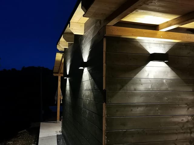 Detalle de wisdom line Lampada a parete Cubo LED IP65 25W regolabile 2200 lumen 6500K in alluminio (nero, luce fredda)