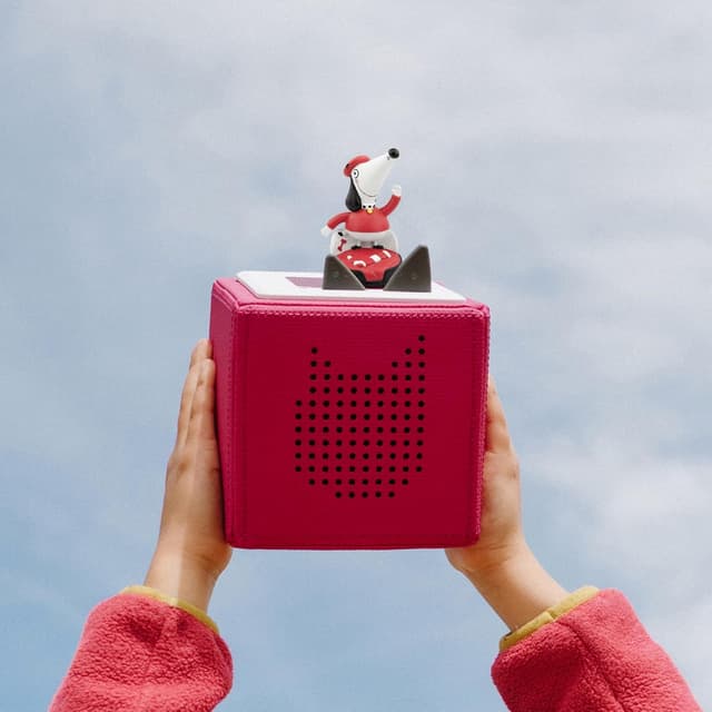 Detalle 2 de Claude the Dog Tonies Audio Character (Claude Collection) – screen-free audiobooks for children