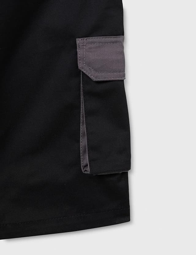 Detalle 2 de Portwest TX14 Texo Contrast Work Shorts with 7 Pockets (Elastic Waist) – Black, Medium