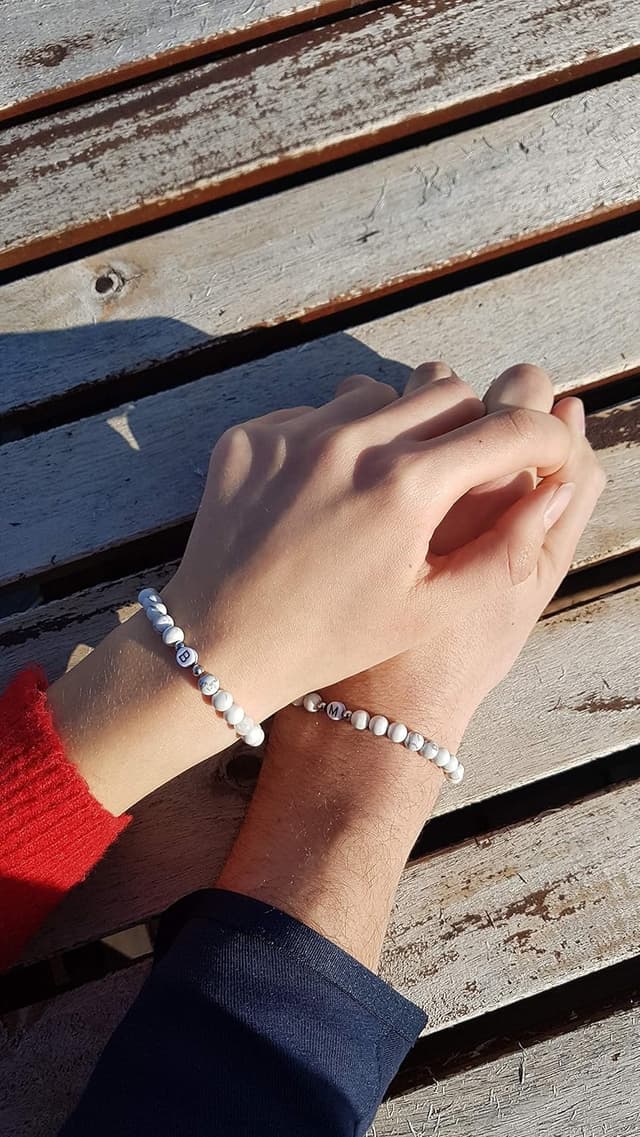 Detalle 2 de Buchstaben Armband BERGERLIN Weiss Naturstein Magnesit