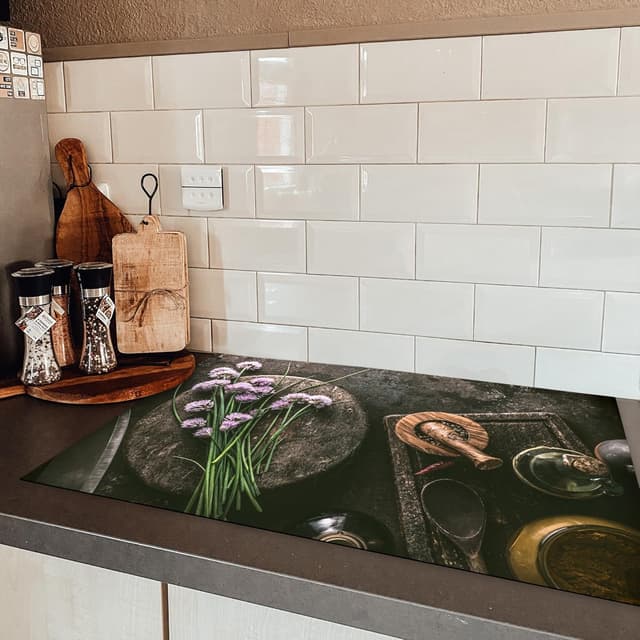 Detalle de KitchenYeah Herdabdeckplatte Einteilig für Ceranfeld – Fotodruck „Kräuter/Gewürze“ (81x52 cm), Braun