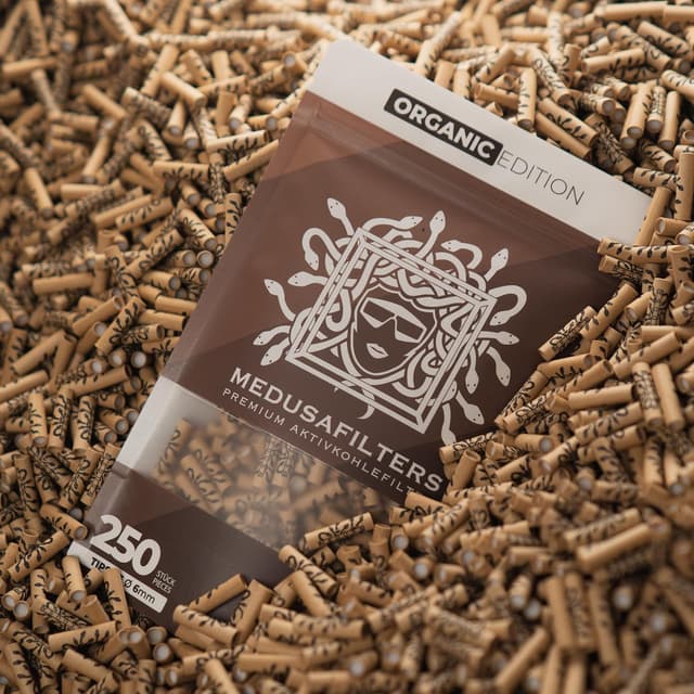 Detalle de Medusafilters Organic Edition: 250 Slim-Aktivkohlefilter (6 mm Ø) mit veganen Fasercaps & Kokos-Aktivkohle