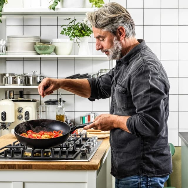 Thumbnail 5 de KitchenAid Classic Forged Wok 28 cm