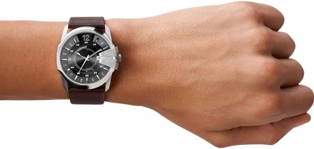 Detalle 2 de Diesel Master Chief Herrenuhr 46 mm Dreizeiger