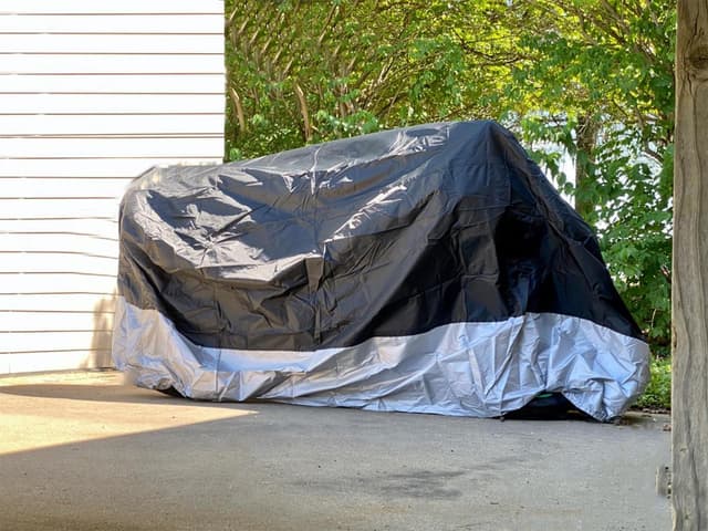 Detalle de MENKOW Motorcycle Cover with Lock-Holes (Oxford 210D) – 2XL up to 97 inch