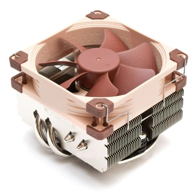 Detalle de Noctua NH-L9x65: disipador compacto de bajo perfil con 65 mm y 4 heatpipes