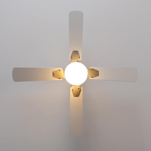 Detalle de Cecotec EnergySilence Aero 450 Ventilatore da soffitto con luce 50 W, 106 cm, 3 velocità e pale reversibili inverno/estate