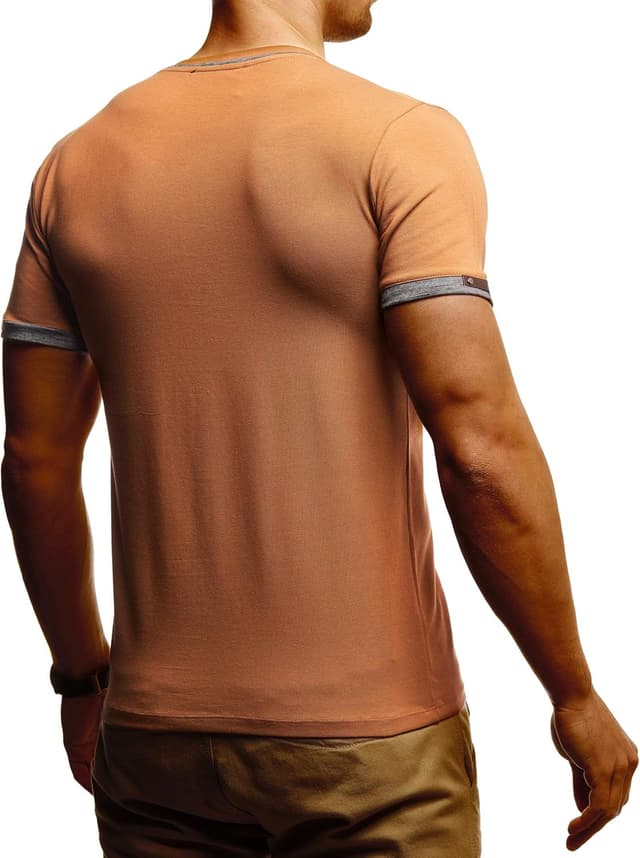 Detalle de Leif Nelson Maglietta Uomo V-Neck in cotone: basic estiva a manica corta