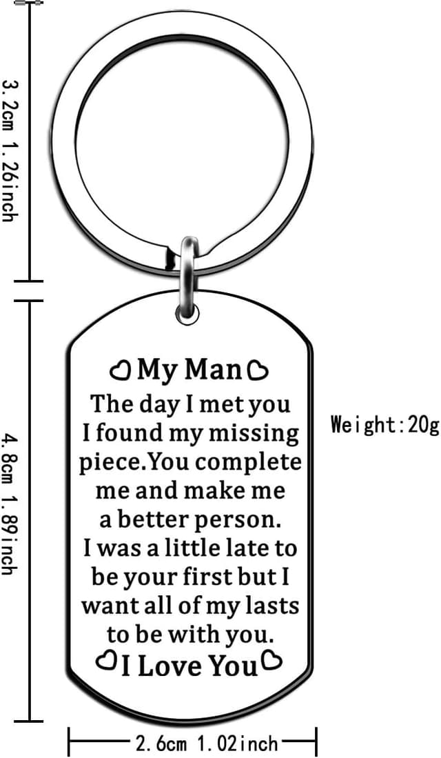Detalle 2 de JMIMO “My Man” engraved stainless steel keyring – romantic gift for boyfriend, husband, or fiancé