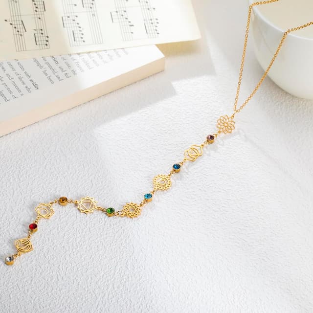 Detalle 2 de VASSAGO 7 Chakra Halskette aus Edelstahl – lange Y-Kette mit verstellbarem Lariat-Anhänger für Damen