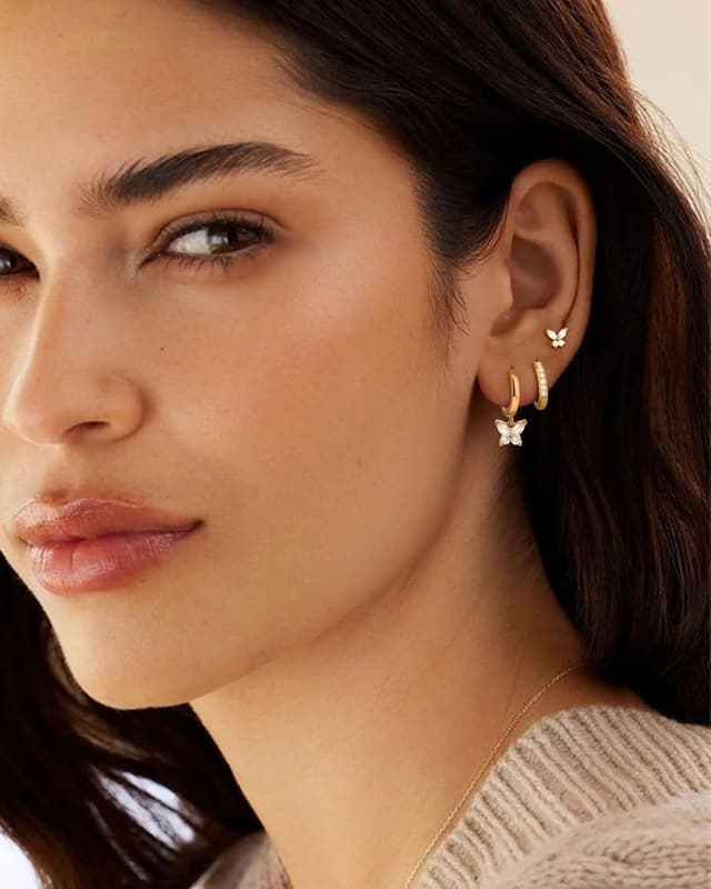 Detalle de ZNBOH set di orecchini in argento 925 (3 paia) con zirconi e design farfalline/quadrifoglio