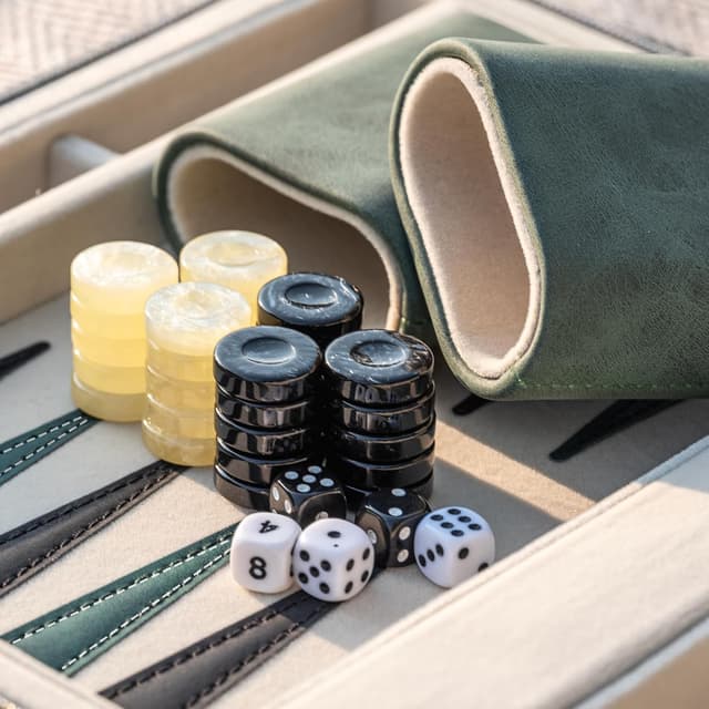 Detalle de Backgammon-Set für Erwachsene mit faltbarem Kunstleder-Backgammonetui, 30 Kunsthorn-Checkern (Green)