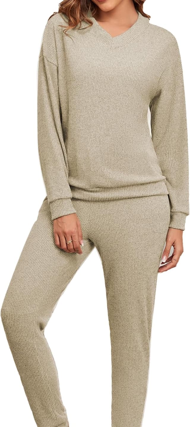 Detalle de Famulily loungewear set 2 piece, V neck