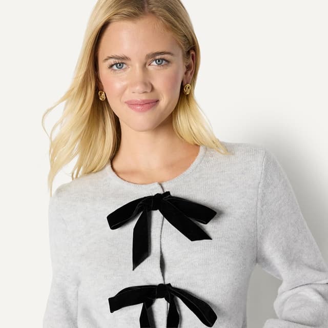 Detalle de Amazon Essentials Women’s Demi’s Pick Regular-Fit Long-Sleeve Tie Front Cardigan with Bows