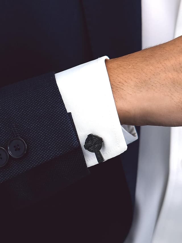 Thumbnail 6 de Bandmax Manschettenknöpfe Herren aus Edelstahl im Wikinger-Design (Kreuz), silbern/schwarz