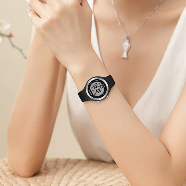 Detalle 2 de GOLDEN HOUR Montre digitale femme étanche 5 ATM chronographe sur bracelet silicone