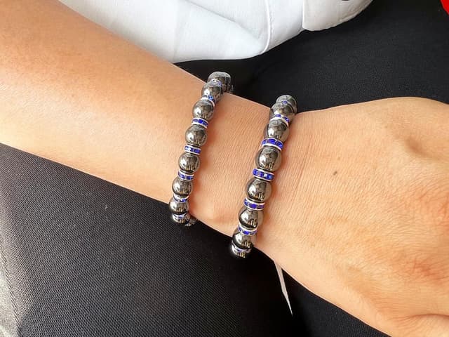 Detalle de Apocalyptic-K Hämatit Magnetarmband mit Strasssteinen (6/8 mm) – antistatisch für Männer & Frauen