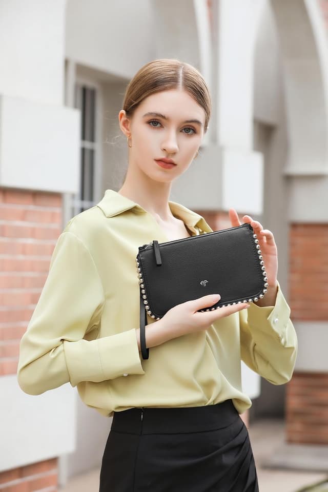 Detalle de AFKOMST AFKOMST Piccola pochette e Wristlet Wallet da donna con tracolla a catena, Nero