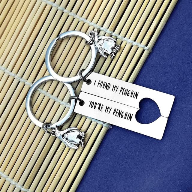 Detalle de Penguin Lover Gifts couples keychain set with engraved “You’re My Penguin, I Found My Penguin”