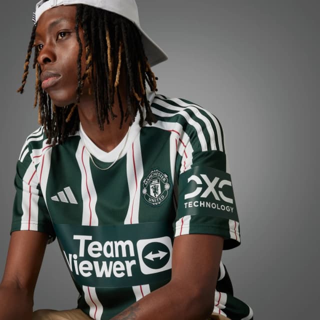Detalle de Camiseta segunda equipación Manchester United 23/24 Adidas en verde