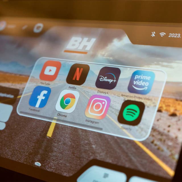 Thumbnail 3 de BH Fitness H9340TFT XCALIBUR bicicleta indoor multimedia 🚴♀️