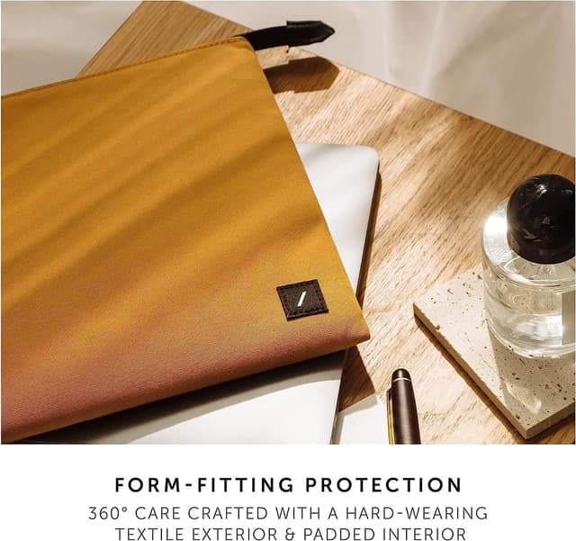 Detalle de Native Union W.F.A MacBook Sleeve 16" – minimalist slim sleeve with 360-degree protection (recycled materials) – Black