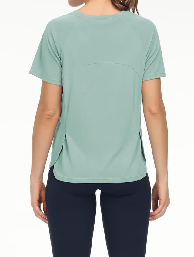 Detalle de THE GYM PEOPLE maglia donna manica corta workout traspirante con spacchi laterali