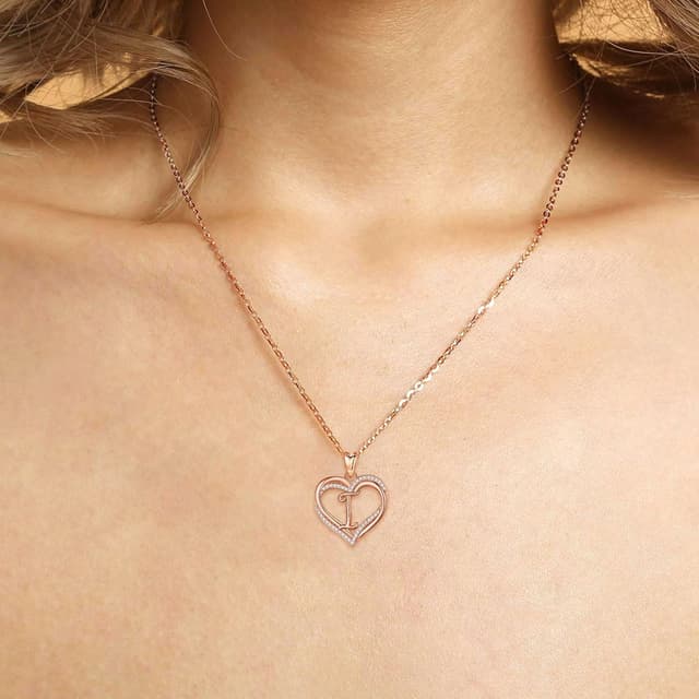 Detalle 2 de INFUSEU collana con lettera A in cuore 20 pollici