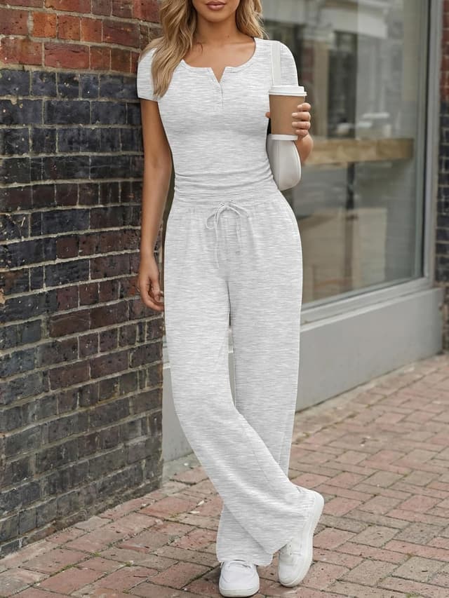 Detalle de Trendy Queen Women’s 2-Piece Matching Lounge Set with Henley Crop Top and Wide-Leg Pants