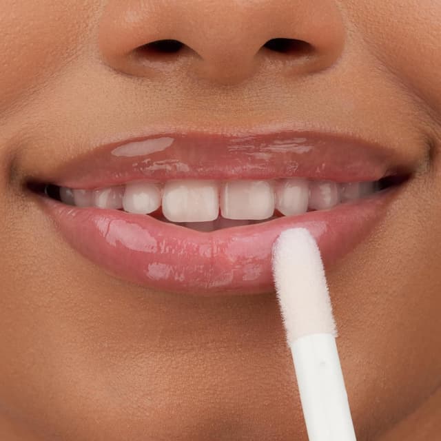 Thumbnail 2 de essence Hydra Kiss Lip Oil Trio 01 Lip’s Choice Award