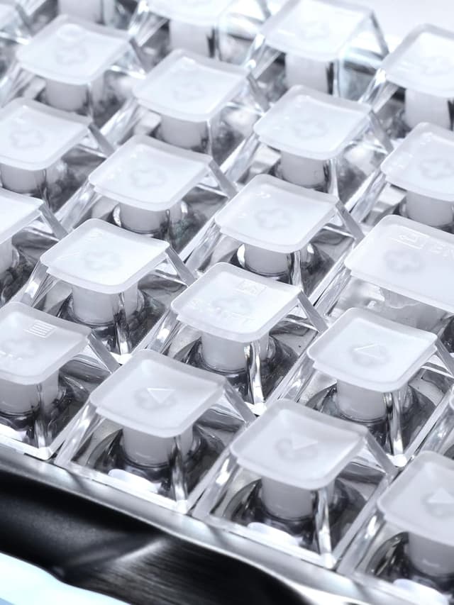 Thumbnail 6 de GravaStar Mercury V60 Pro 60% Hall-Effect Gaming-Tastatur (V60 Pro) mit 8.000 Hz Rapid Trigger und 0,005 mm Aktivierung, Silver Frost