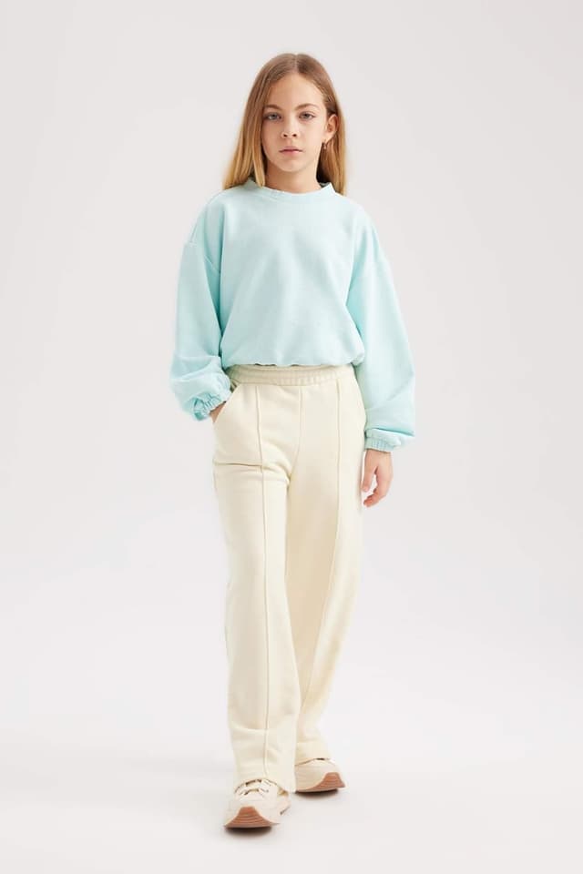 Detalle de DeFacto Mädchen B7788a8 Sweatshirt – warmer Fleece-Pullover für kalte Tage