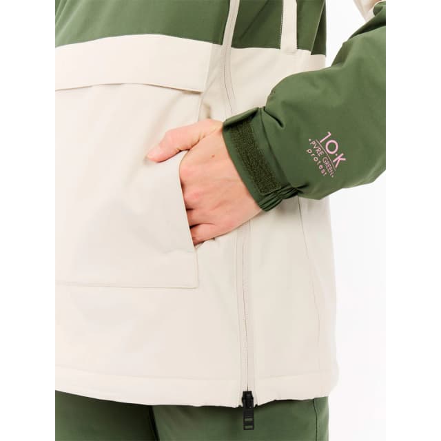 Detalle de Protest Wall Protest: anorak de mujer con repelencia al agua 10K y ventilación