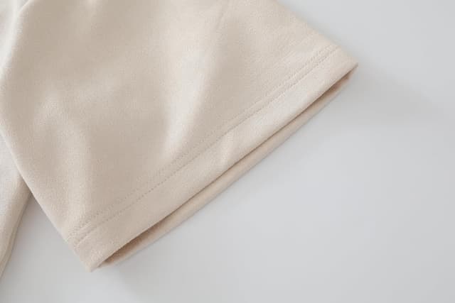 Detalle de GURUNVANI Besticktes Herren-T-Shirt mit Vintage-Grafik aus Wildlederimitat